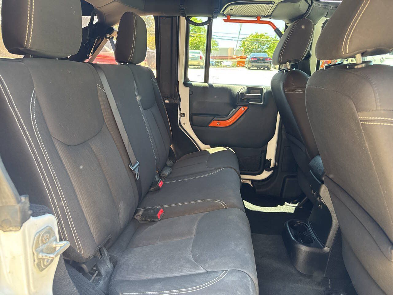 Used 2015 Jeep Wrangler Unlimited Sahara AWD/4WD image 16