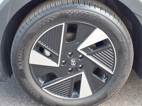 Certified 2025 Hyundai Ioniq 5 SEL RWD image 8