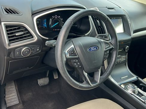 Used 2019 Ford Edge SEL w/ Convenience Package AWD/4WD image 10