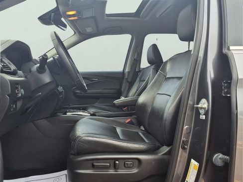 Used 2019 Honda Pilot Touring image 11