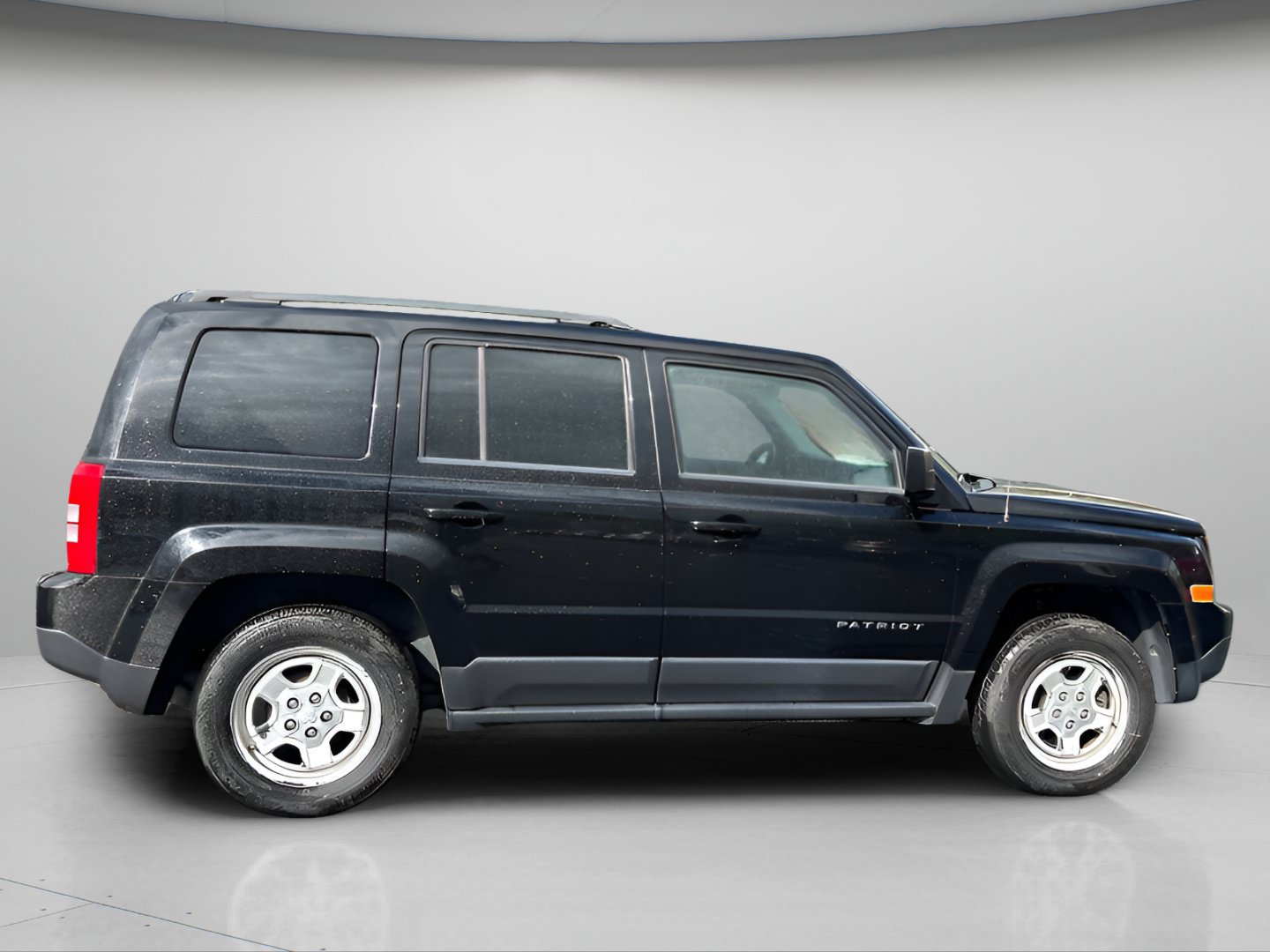 Used 2015 Jeep Patriot Sport w/ Power Value Group FWD image 5