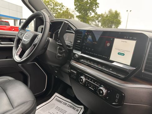 Used 2025 GMC Sierra 1500 SLT image 46