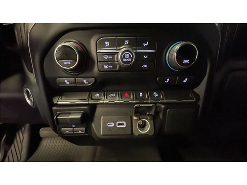 Used 2021 Chevrolet Silverado 1500 RST AWD/4WD image 14