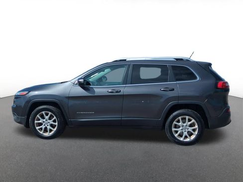 Used 2016 Jeep Cherokee Latitude w/ Cold Weather Group AWD/4WD image 3