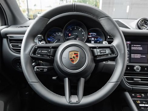 Certified 2026 Porsche Macan AWD/4WD image 13