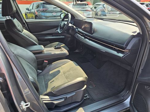 Used 2023 Nissan Ariya FWD image 12