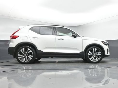Used 2023 Volvo XC40 B5 Plus w/ Driver Assist Package AWD/4WD image 43