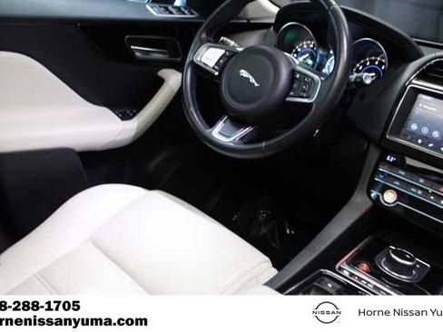 Used 2020 Jaguar F-PACE Prestige image 10