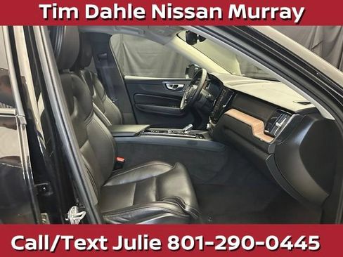 Used 2023 Volvo XC60 B5 Ultimate AWD/4WD image 15