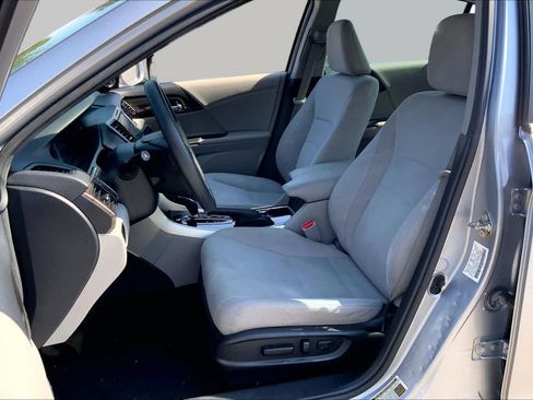 Used 2016 Honda Accord EX image 8