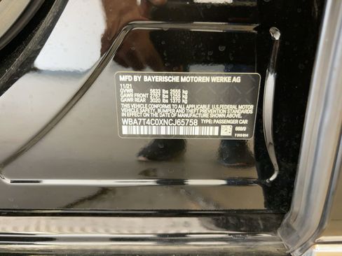 Certified 2022 BMW 740i xDrive w/ Premium Package image 20