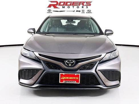 Used 2024 Toyota Camry SE FWD image 7