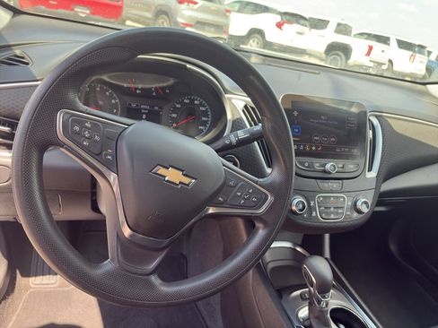 Used 2024 Chevrolet Malibu LT FWD image 11