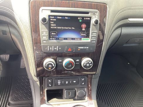 Used 2017 Chevrolet Traverse LT AWD/4WD image 30