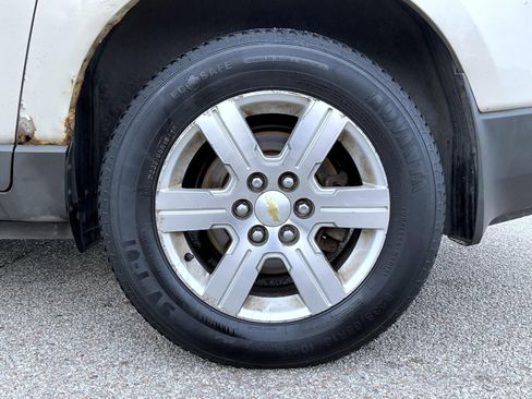 Used 2011 Chevrolet Traverse LT w/ Personal Connectivity Package image 22