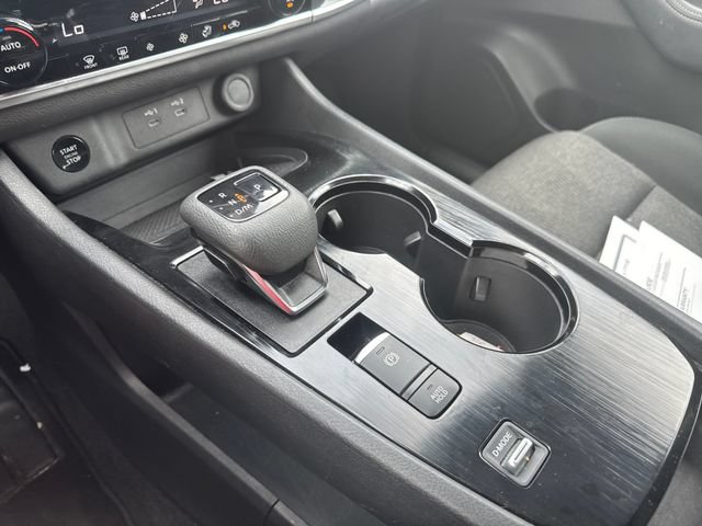 Used 2025 Nissan Rogue SV FWD image 19
