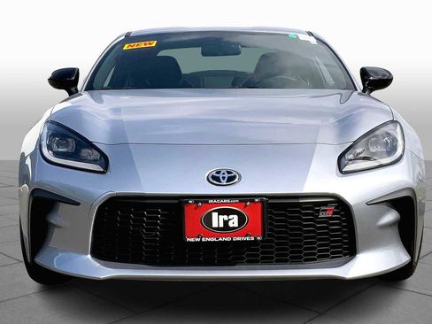 New 2025 Toyota GR86 Premium image 3