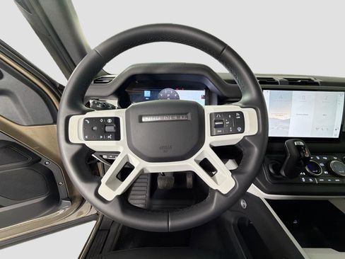 Certified 2025 Land Rover Defender 90 S image 13