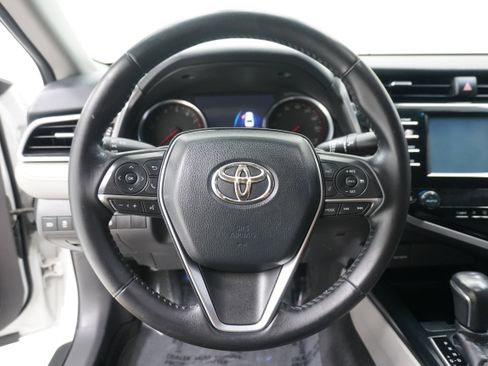 Used 2018 Toyota Camry XSE image 14