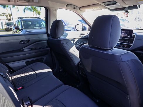 New 2025 Nissan Pathfinder SV image 17