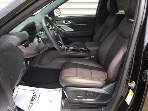 New 2026 Ford Explorer Platinum w/ LUX Leather Package AWD/4WD image 7