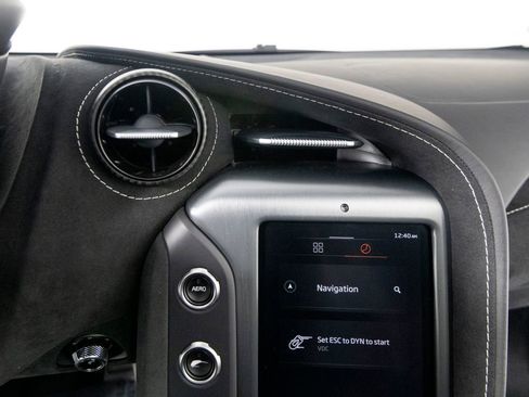 Used 2025 McLaren 750S RWD image 18
