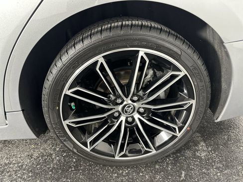 Used 2019 Toyota Avalon Touring image 14