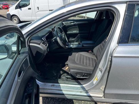 Used 2018 Ford Fusion SE image 22