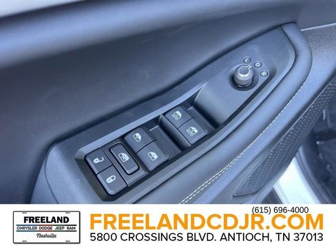 New 2025 Jeep Grand Cherokee Limited w/ Luxury Tech Group II image 16