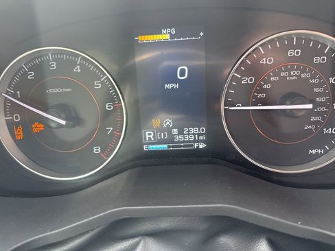 Used 2023 Subaru Crosstrek 2.5i Limited AWD/4WD image 11