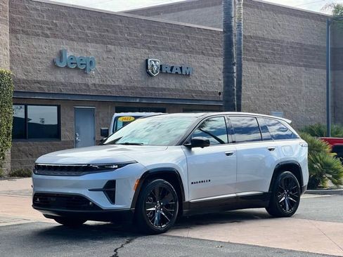 Used 2024 Jeep Wagoneer Launch Edition image 4