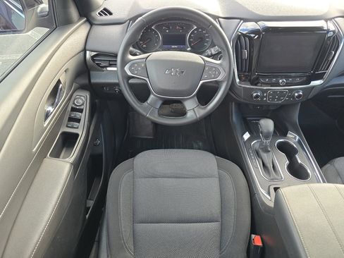 Used 2023 Chevrolet Traverse LT image 32