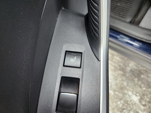 Used 2021 Toyota RAV4 Limited image 19