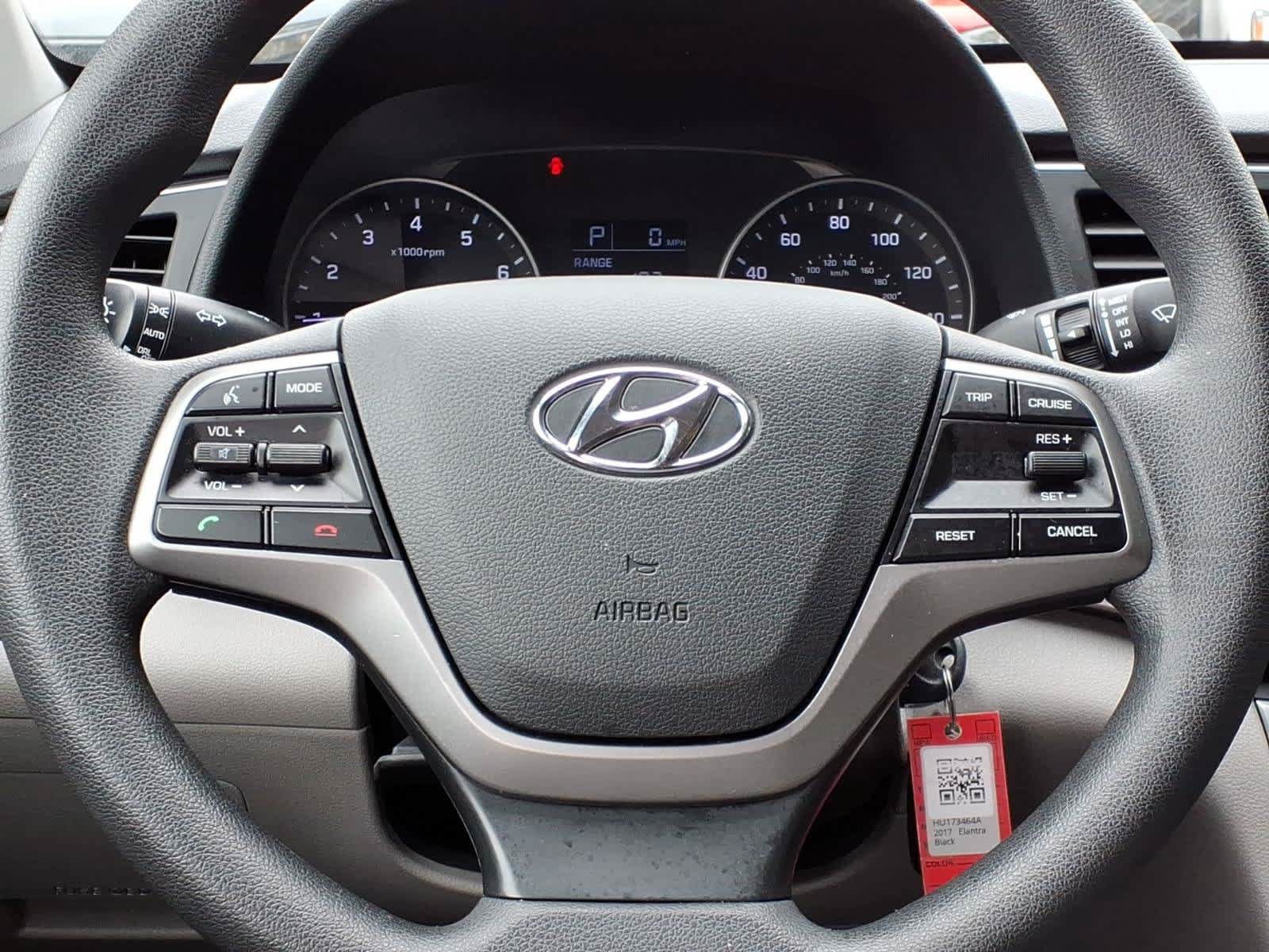 Used 2017 Hyundai Elantra SE FWD image 17