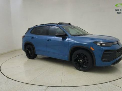 Used 2025 Volkswagen Tiguan SE R-Line FWD image 65