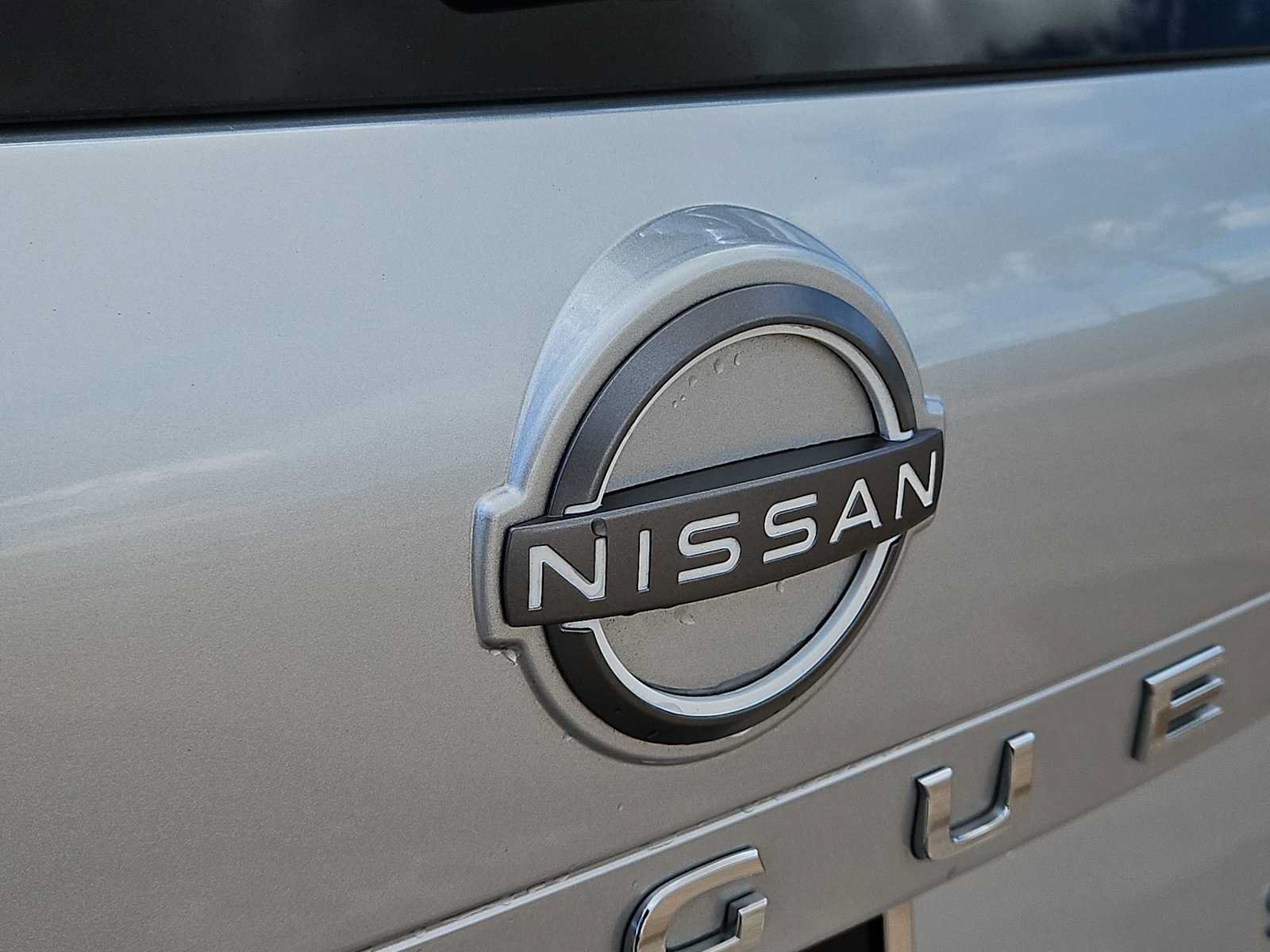 Used 2023 Nissan Rogue SV w/ SV Premium B Package FWD image 11