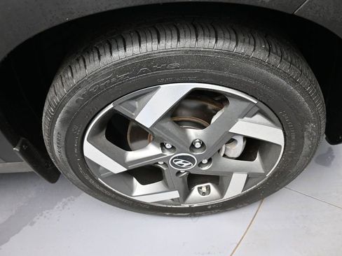 Certified 2023 Hyundai Venue Limited FWD image 13