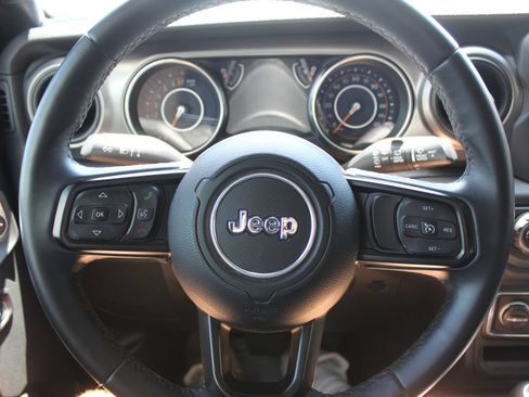 Used 2018 Jeep Wrangler Unlimited Sport S AWD/4WD image 25