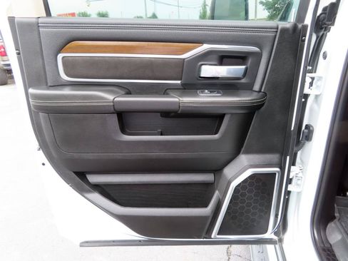 Used 2024 RAM 2500 Laramie AWD/4WD image 41