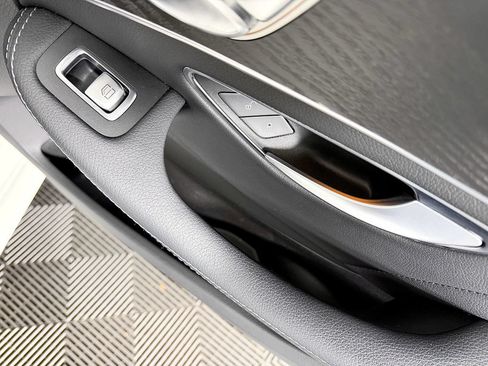 Used 2015 Mercedes-Benz C 300 Sedan image 46