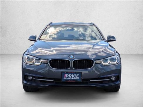 Used 2018 BMW 330i xDrive Wagon AWD/4WD image 2