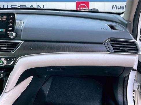 Used 2019 Honda Accord Touring image 23