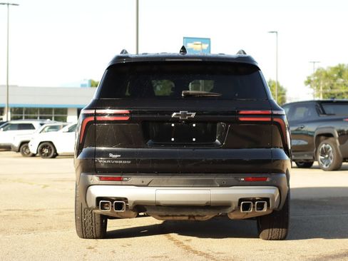 Used 2025 Chevrolet Traverse LT w/ Sun and Wheel Package FWD image 6