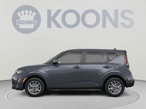 Used 2024 Kia Soul LX w/ Option Group 015 FWD image 2