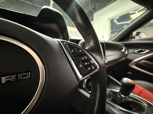 Used 2016 Chevrolet Camaro SS RWD image 15