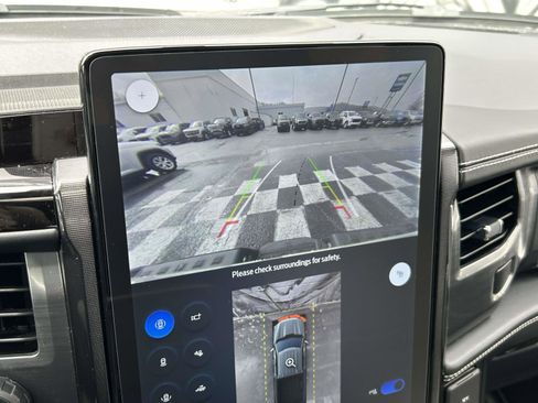 Used 2023 Ford F150 Lightning Platinum image 25