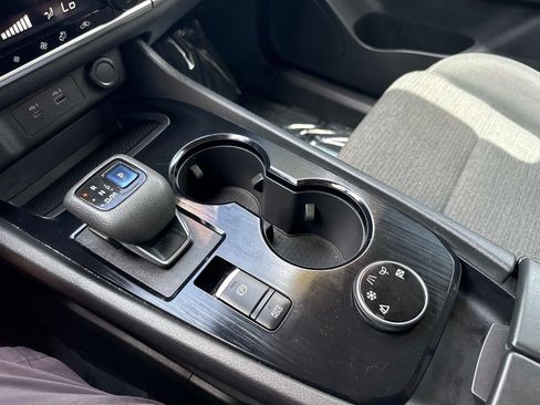 Used 2021 Nissan Rogue SV AWD/4WD image 25