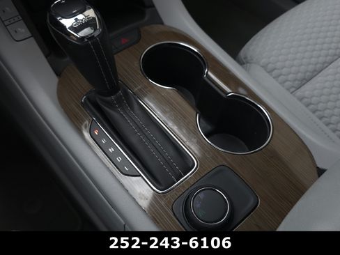 Used 2019 GMC Acadia SLE FWD image 15