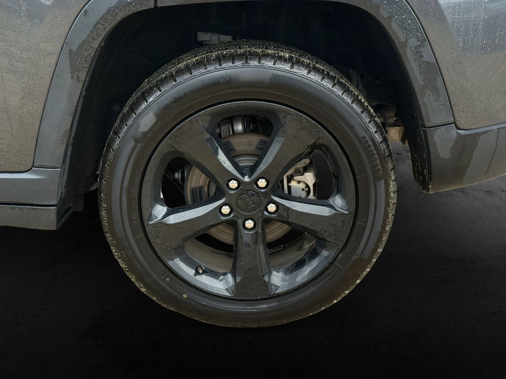 Used 2023 Jeep Grand Cherokee Altitude AWD/4WD image 13