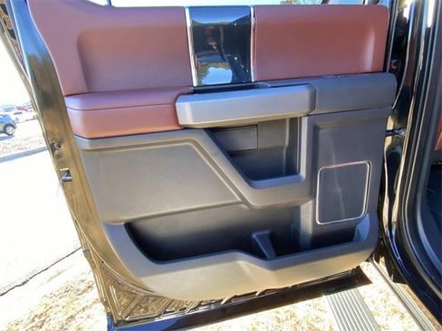 Used 2022 Ford F350 Platinum image 14